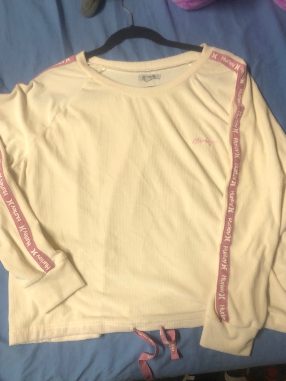 NWT Hurley Waffle-Knit Crewneck Sweatsuit Set – Off-White/Pink Logo Tape